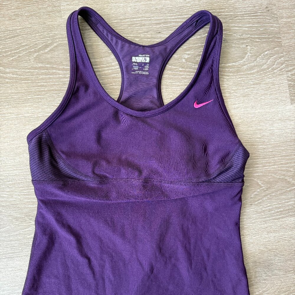 Nike Fit Dry Top w/Built-in Bra Size S